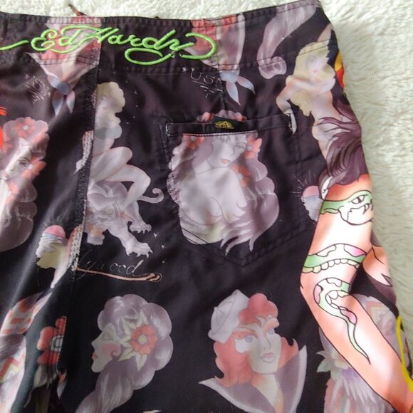 Ed Hardy Surf or Die Streetwear Girls All Over the World Boardshorts 38 - Picture 11 of 16